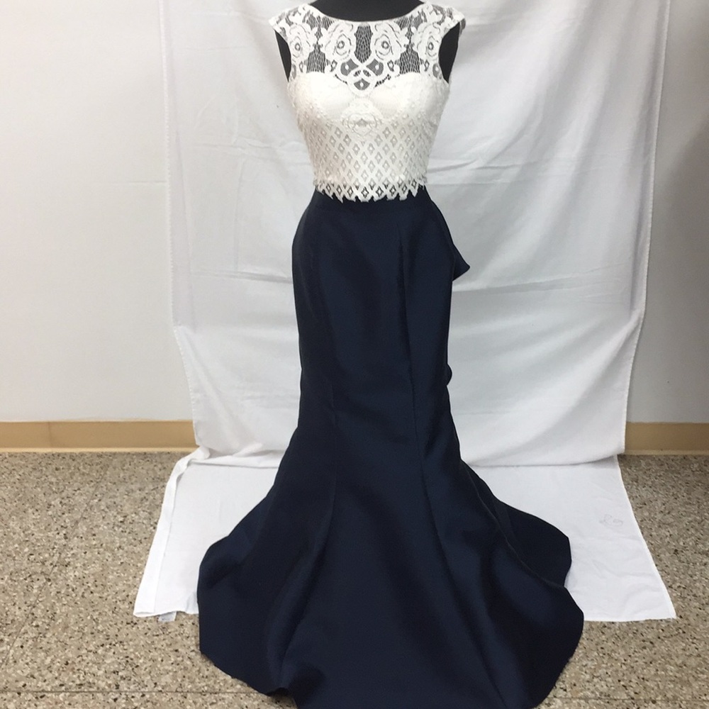 Two piece prom dress - Picture 1 of 3